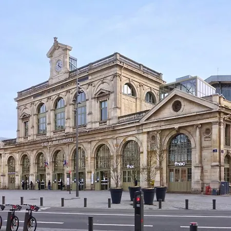 Joli En Hypercentre Avec Parking ليل